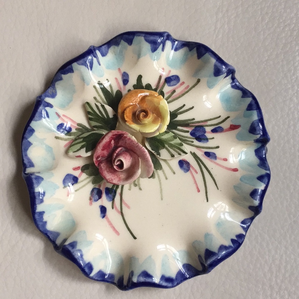 Ceramic accent dish